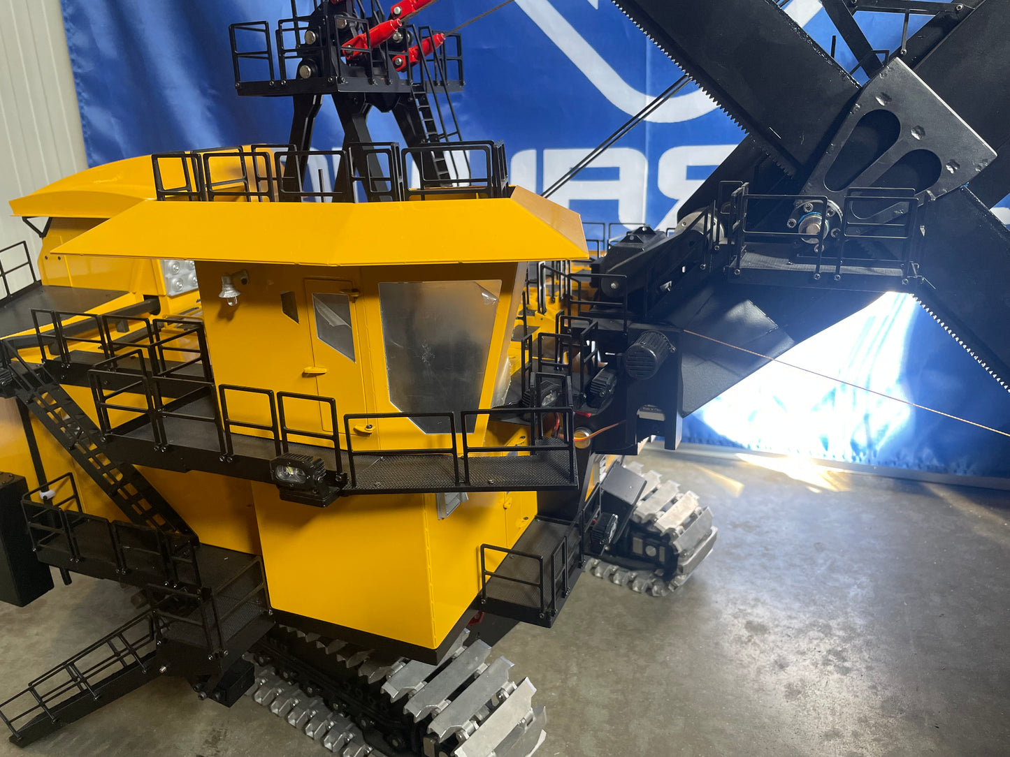 1:25 4100XPC Rope Shovel