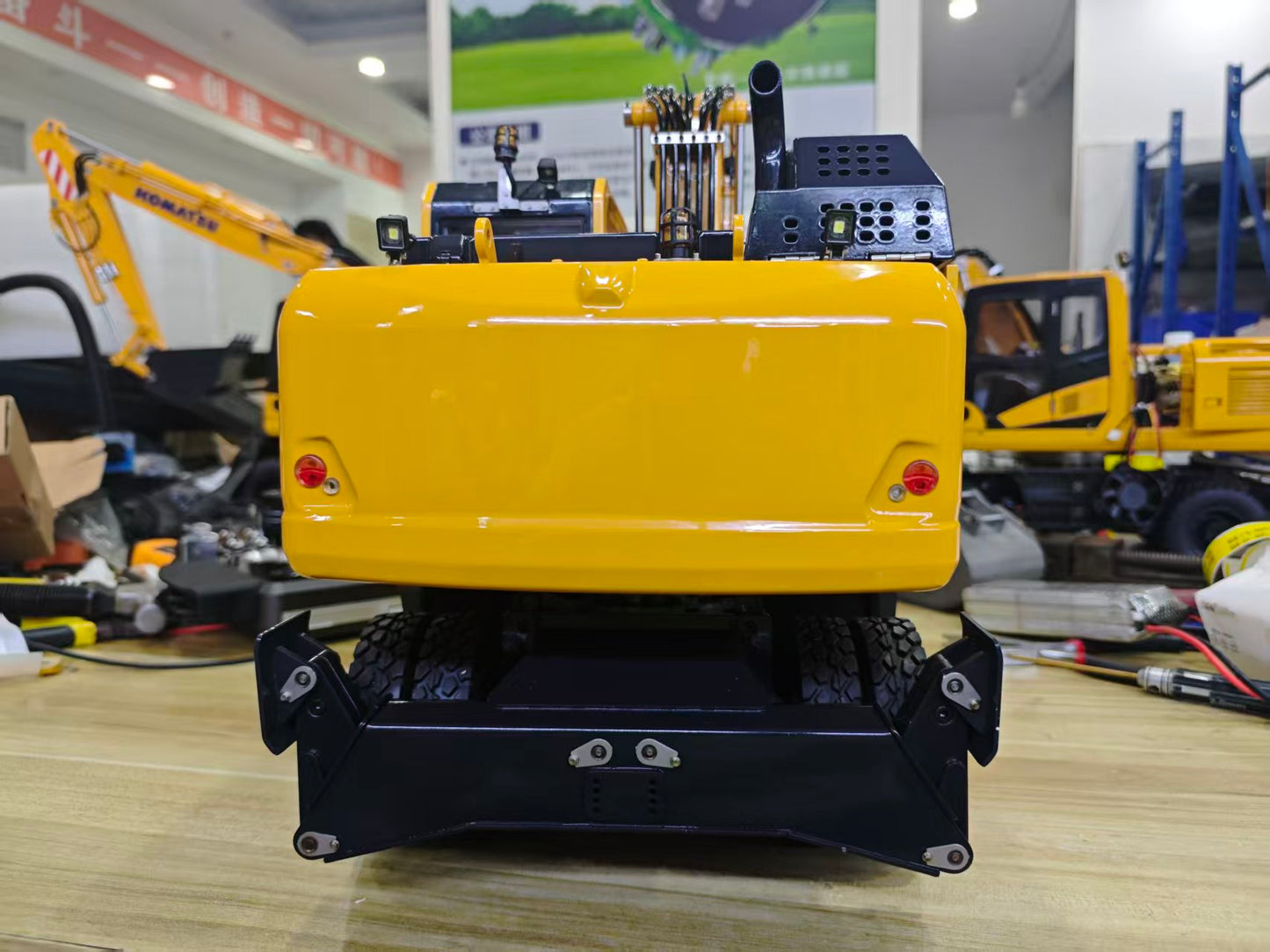 1/12 PW-180 RC Hydraulic Mobile Excavator