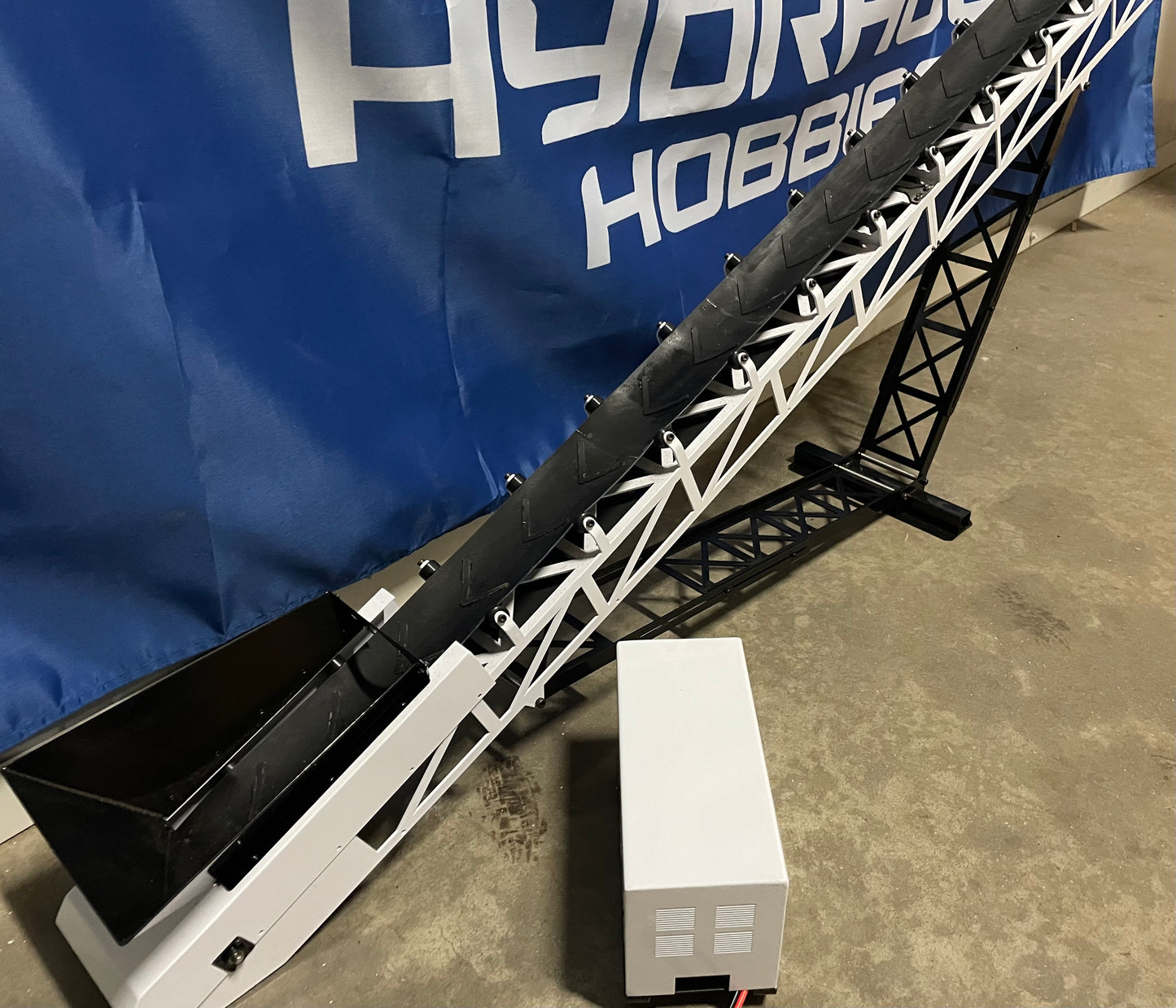 Hydraulic Hobbies HH-75 Conveyor Belt