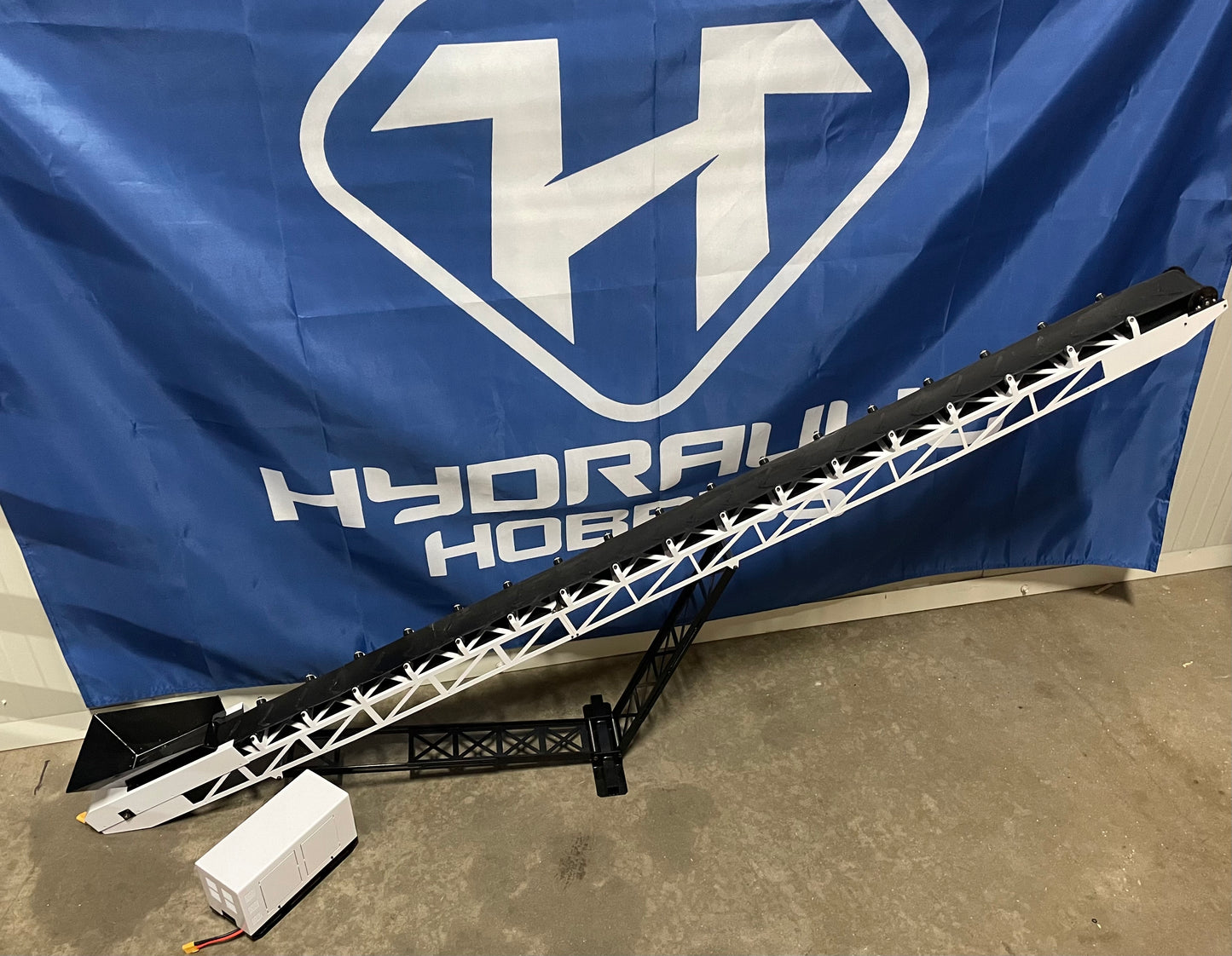 Hydraulic Hobbies HH-75 Conveyor Belt