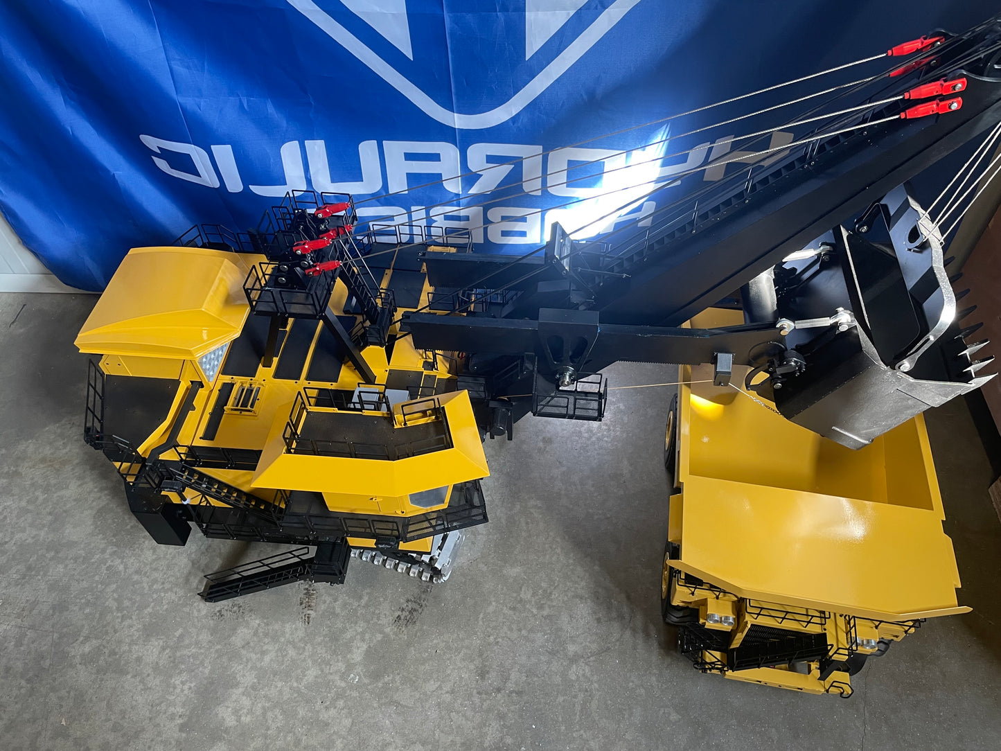 1:25 4100XPC Rope Shovel