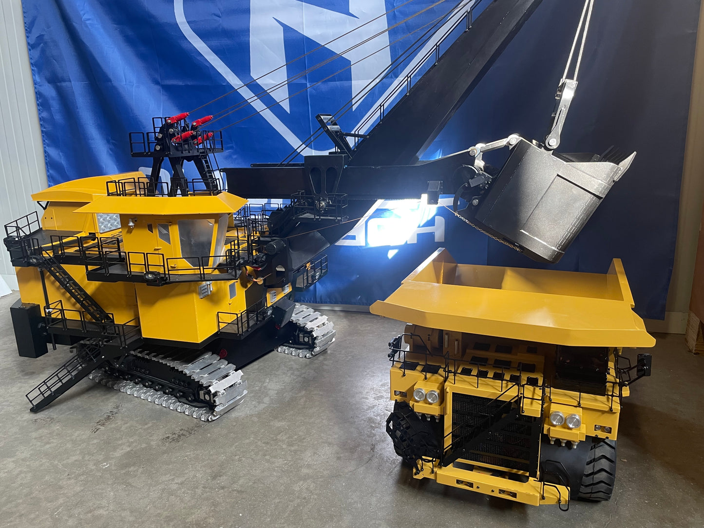 1:25 4100XPC Rope Shovel
