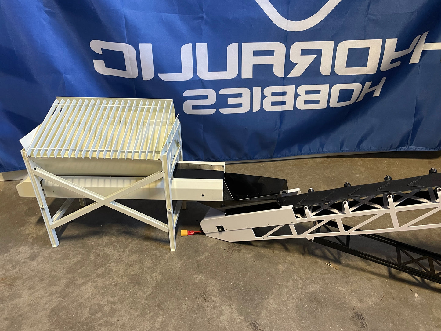 Hydraulic Hobbies 1:14 Hopper Feeder