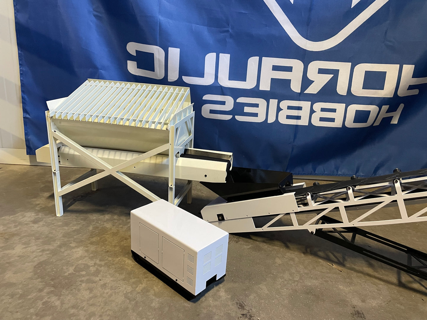 Hydraulic Hobbies 1:14 Hopper Feeder