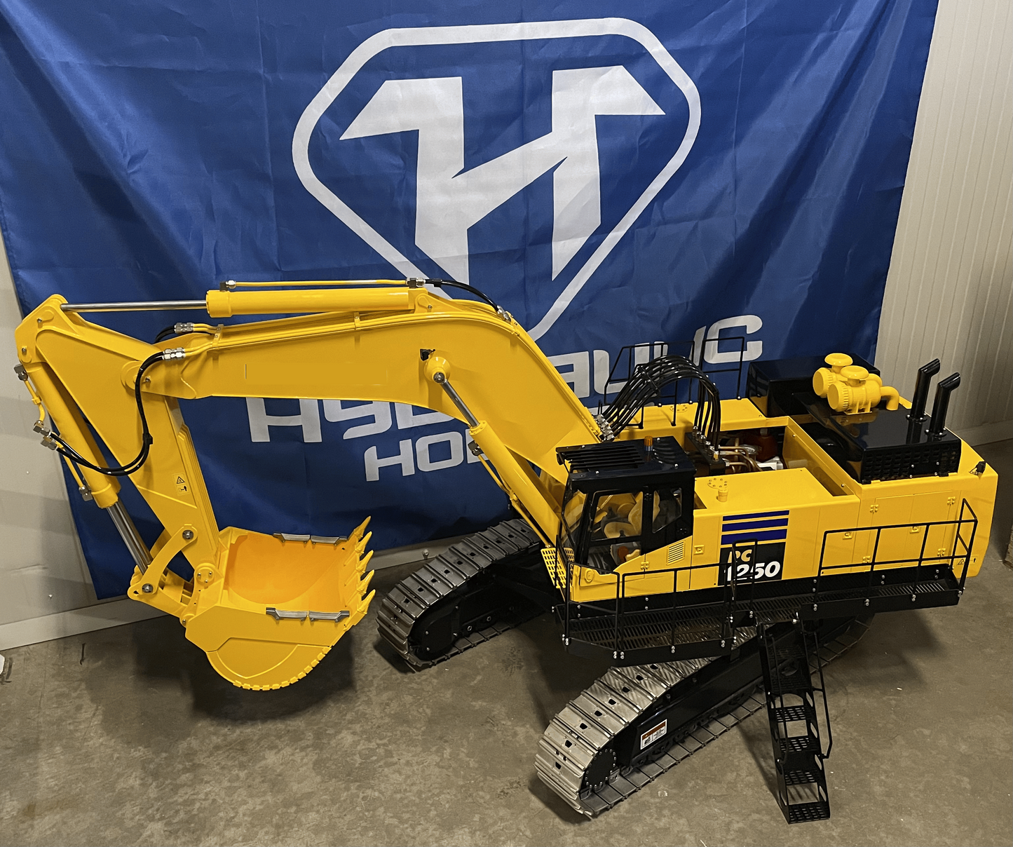 1:8 PC1250 Hydraulic Excavator