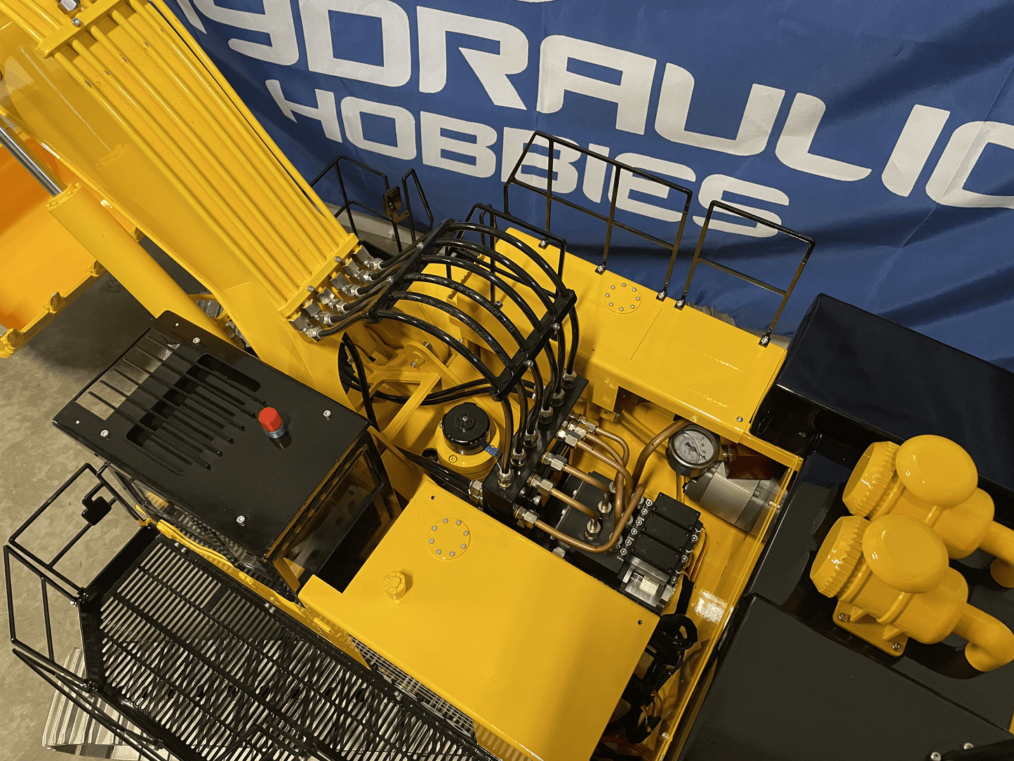 1:8 PC1250 Hydraulic Excavator