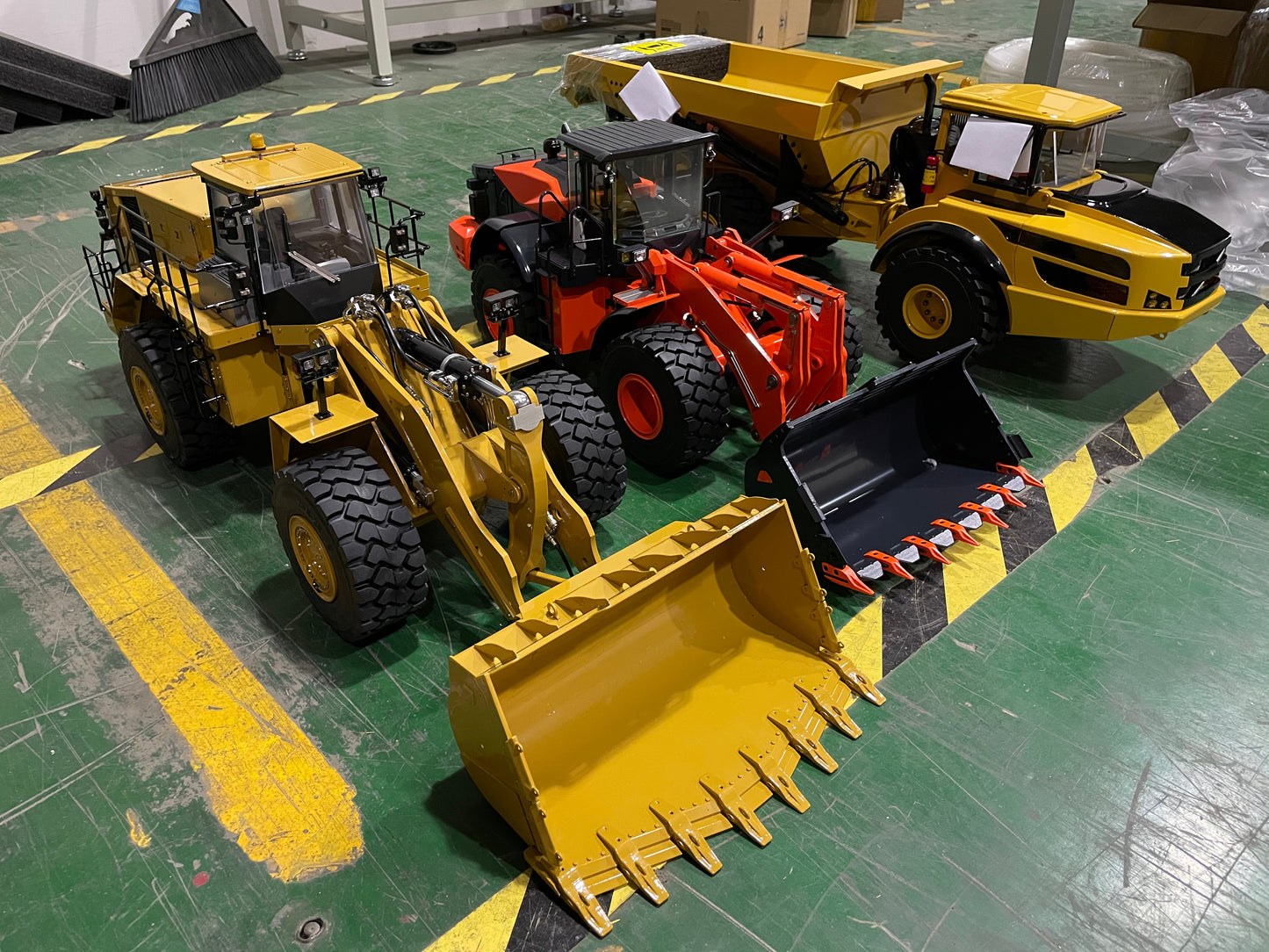 Kabolite 1:14 K988 Hydraulic Loader