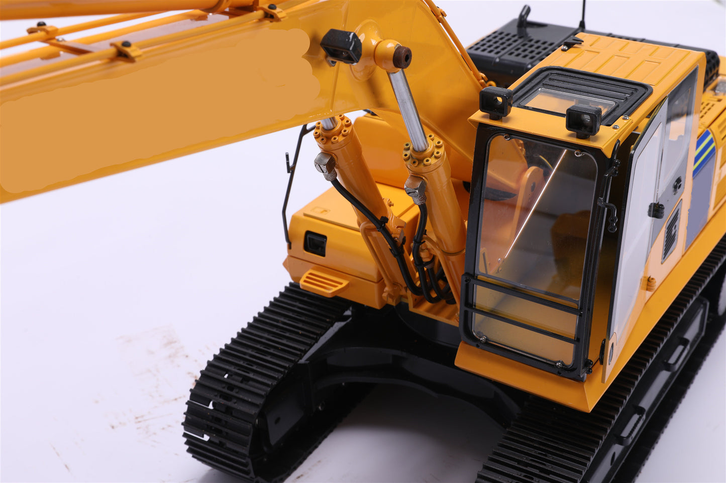 1:12 DIM-PC240 Excavator
