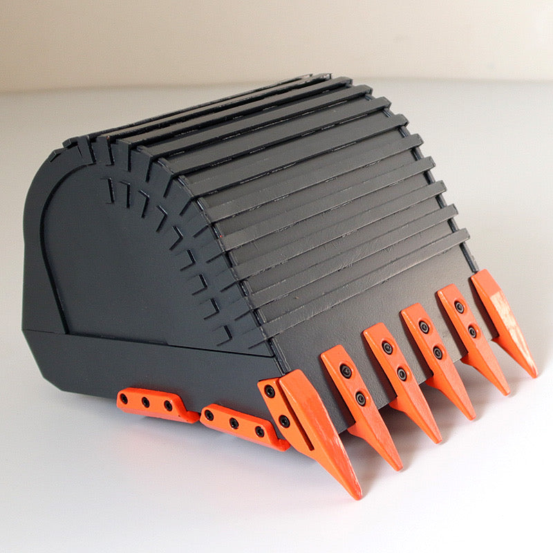 1:14 JD 360L Rock Bucket