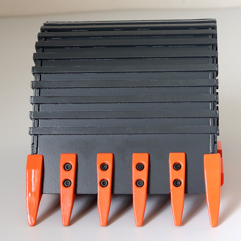 1:14 JD 360L Rock Bucket