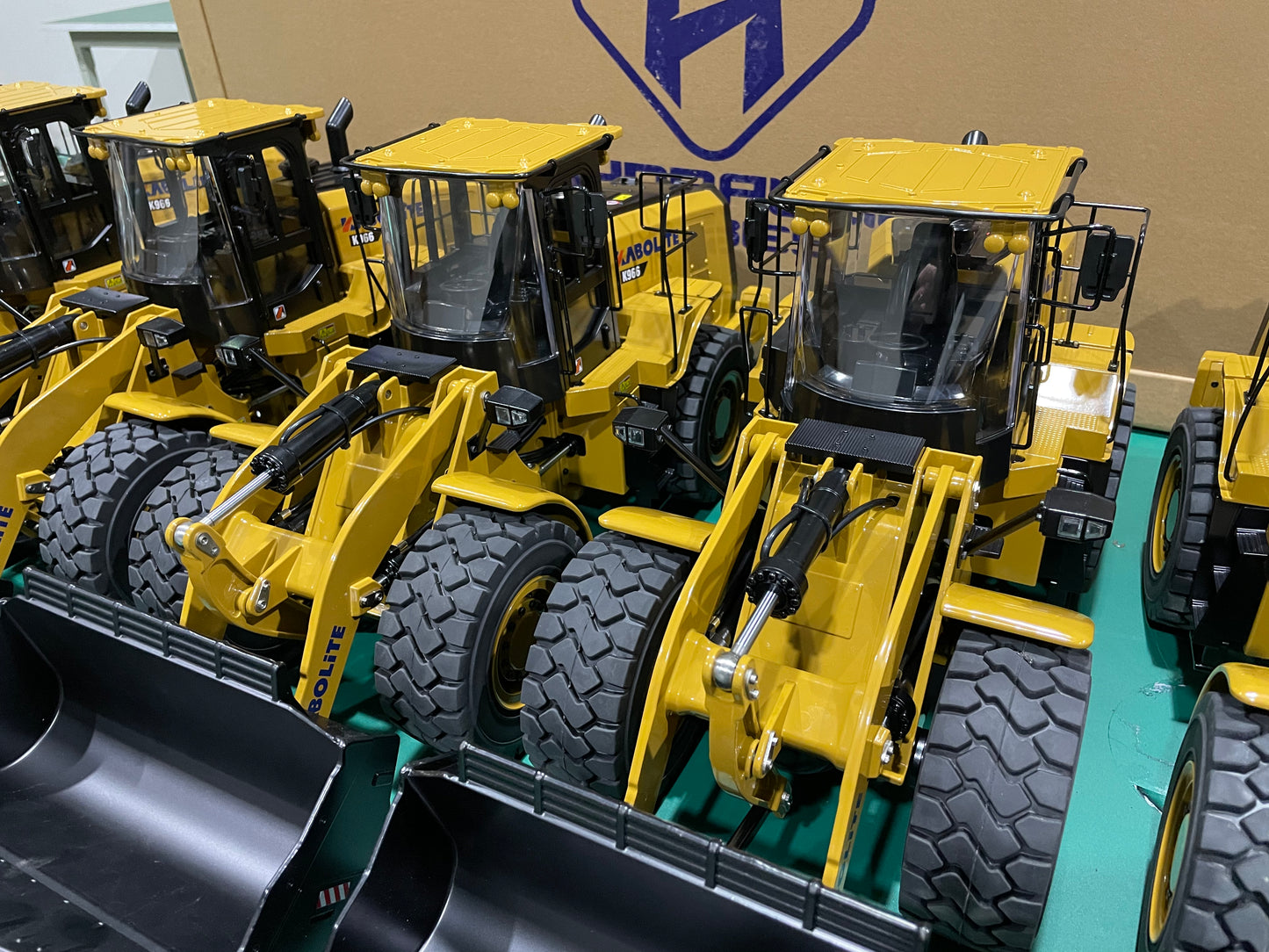 1:16 K966 Hydraulic Loader