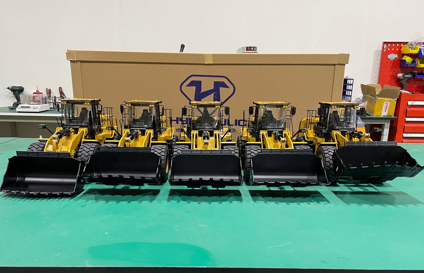 1:16 K966 Hydraulic Loader