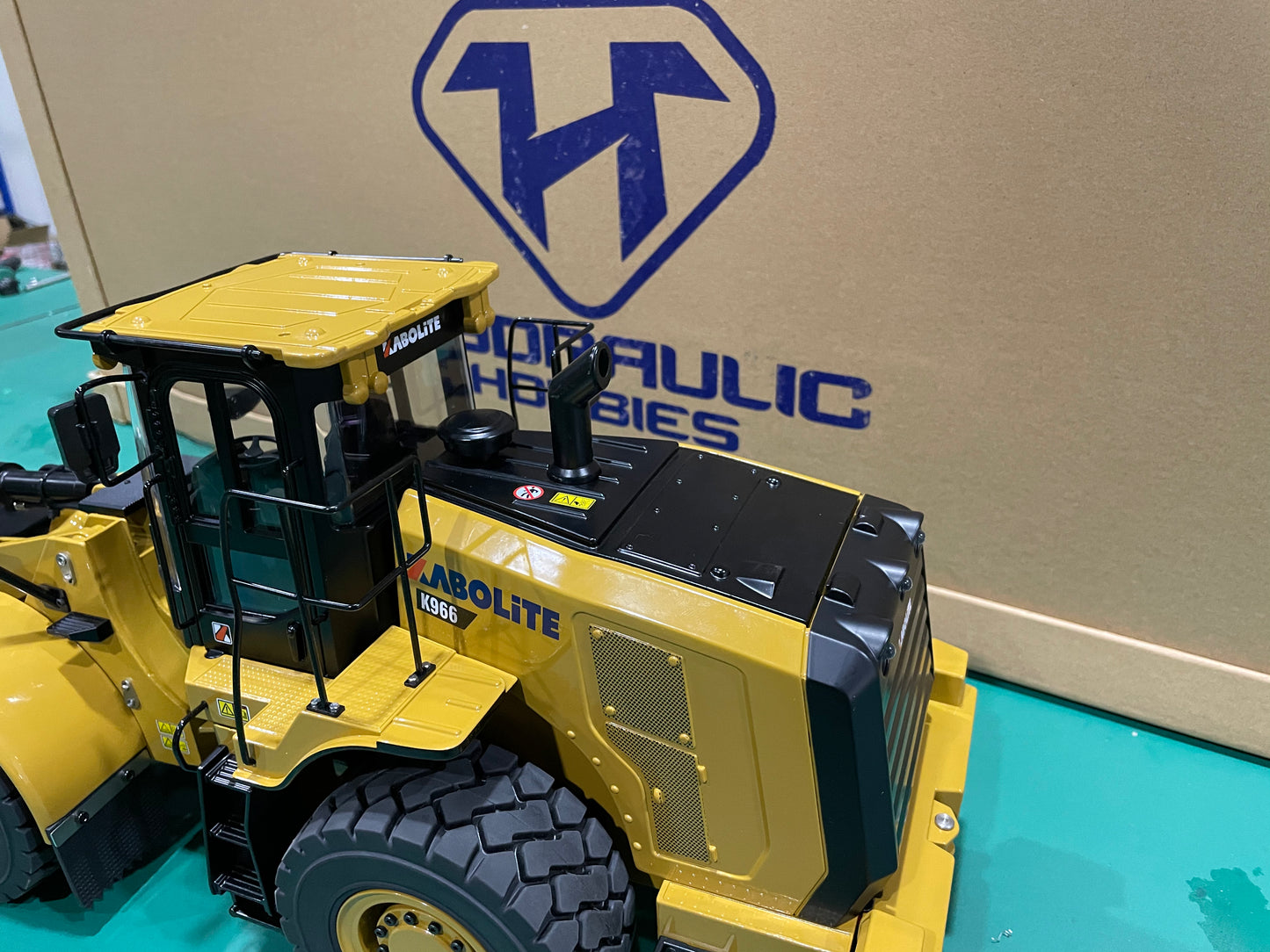 1:16 K966 Hydraulic Loader