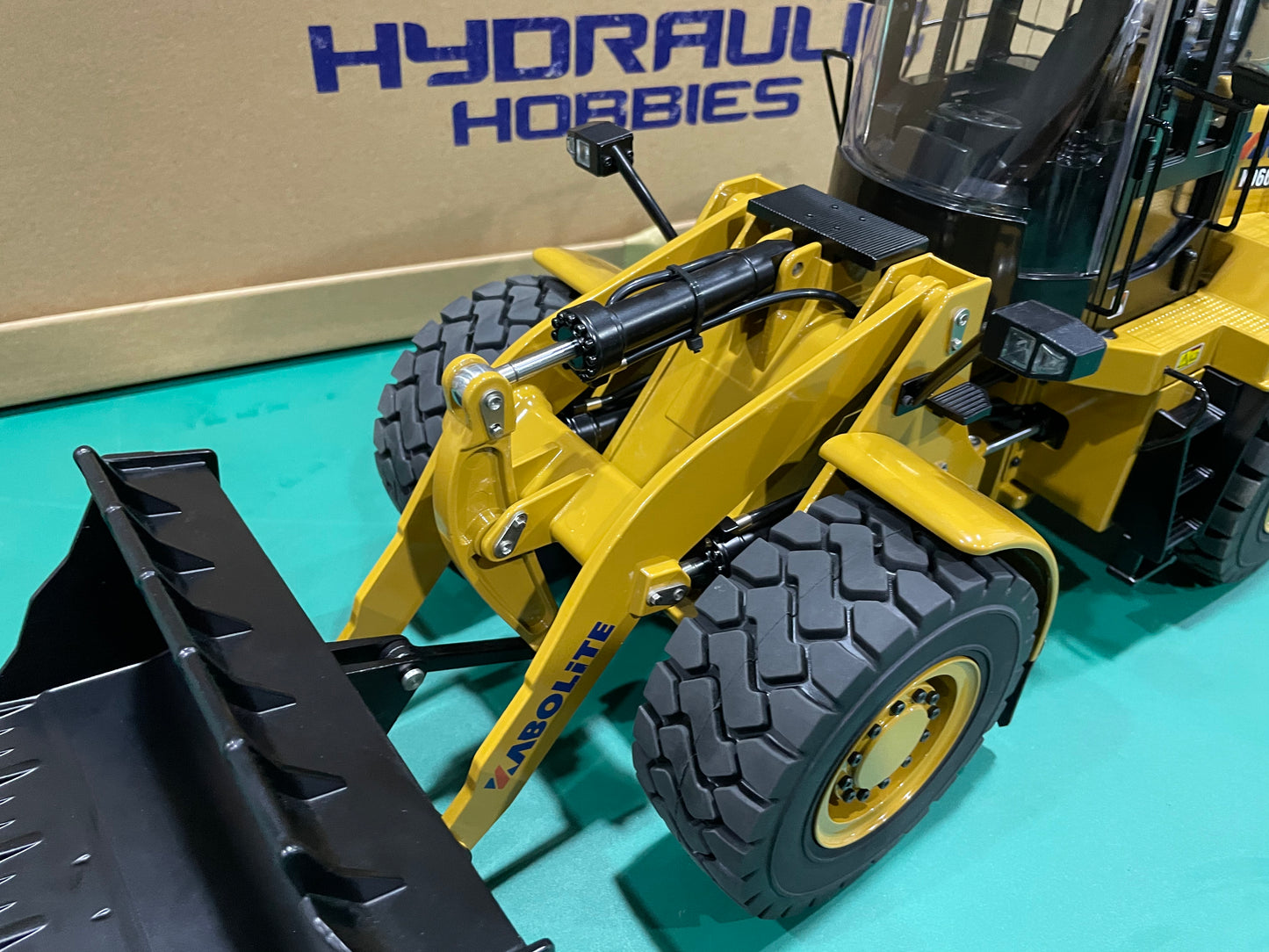 1:16 K966 Hydraulic Loader