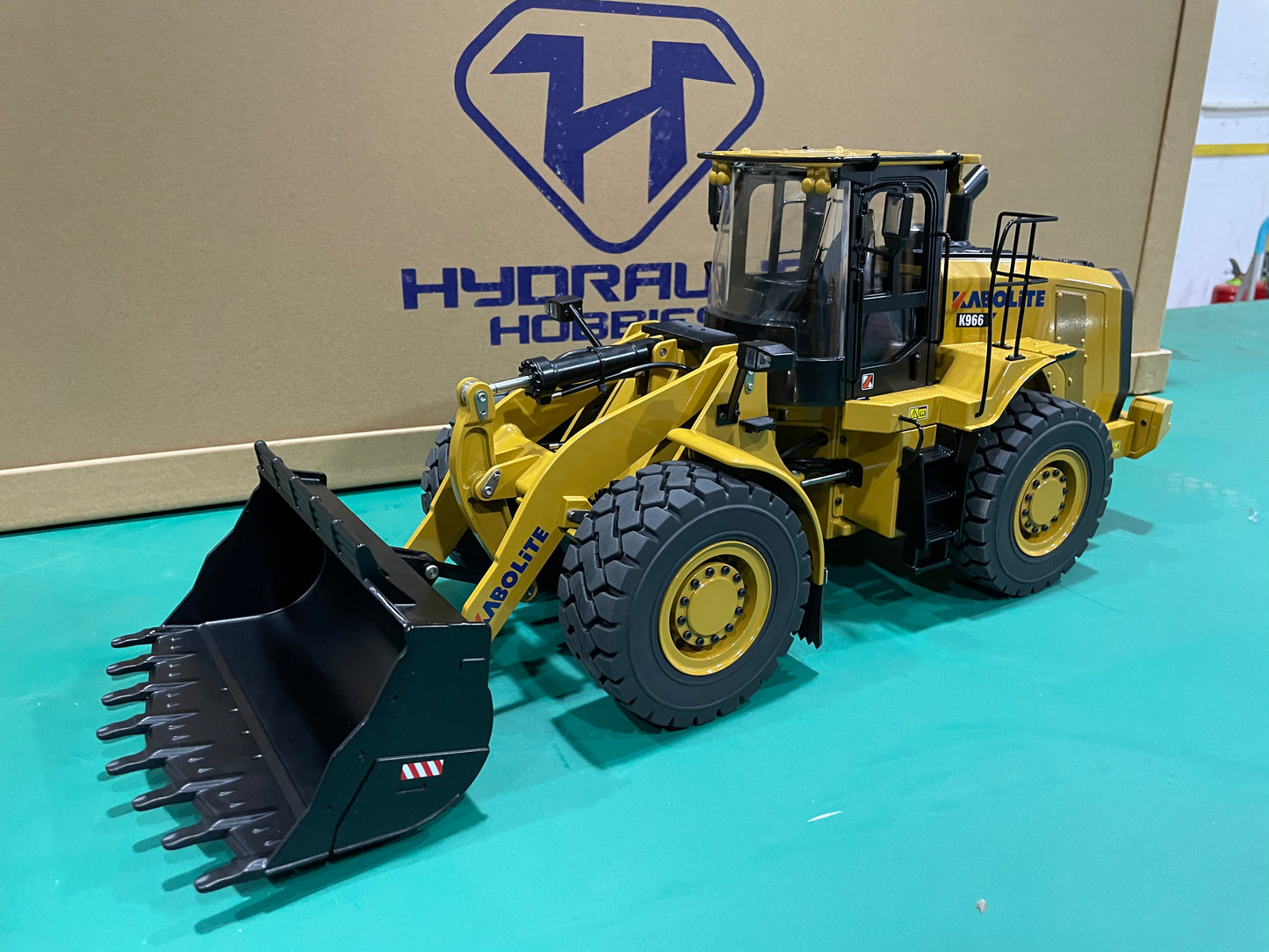 1:16 K966 Hydraulic Loader