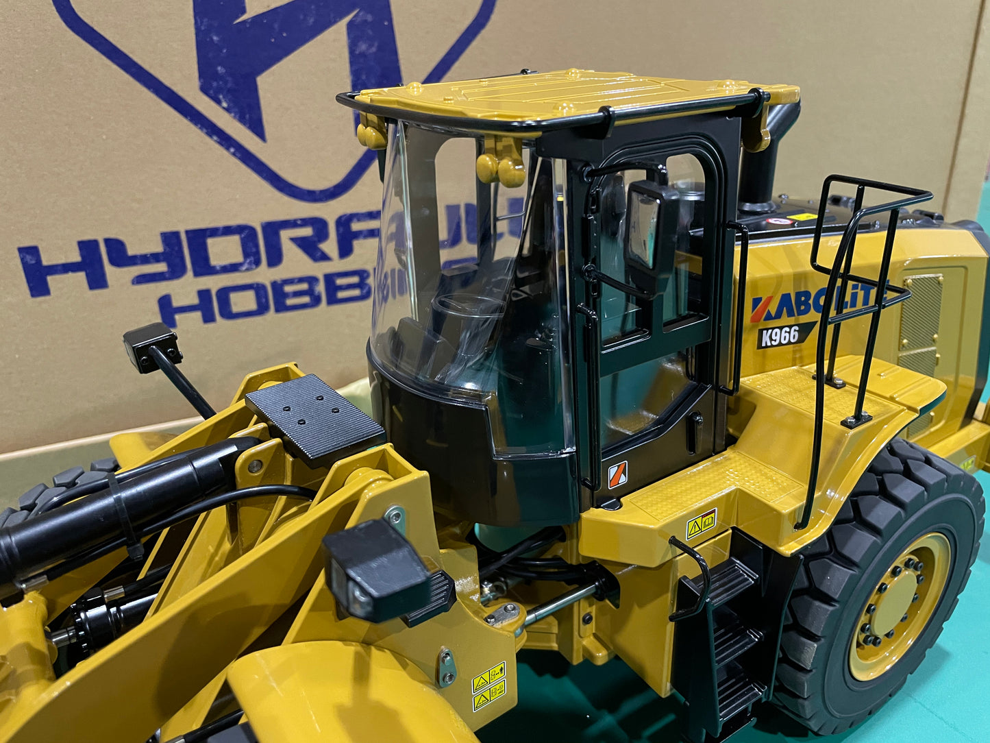 1:16 K966 Hydraulic Loader