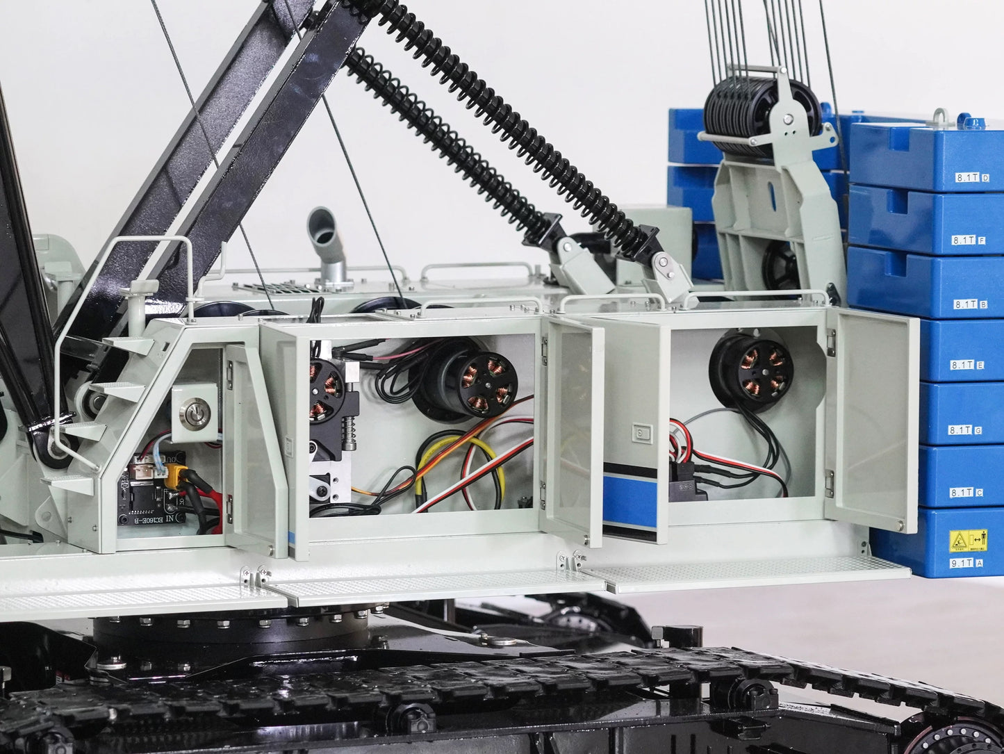 1:14 CUT C1200 Crawler Crane