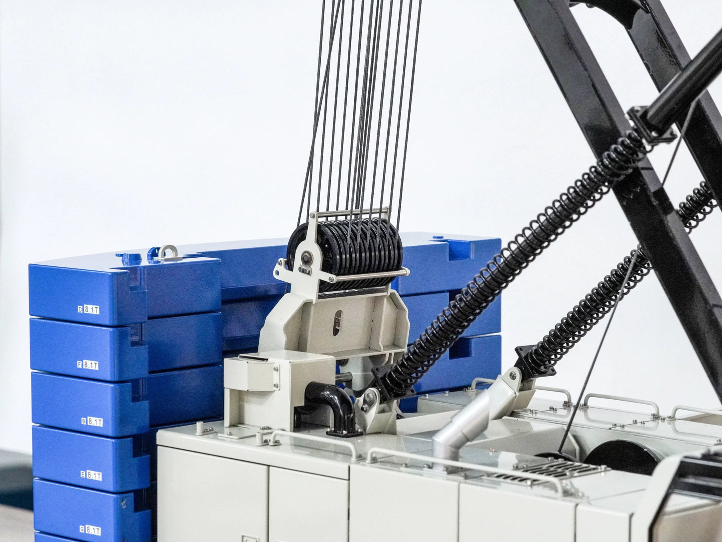 1:14 CUT C1200 Crawler Crane