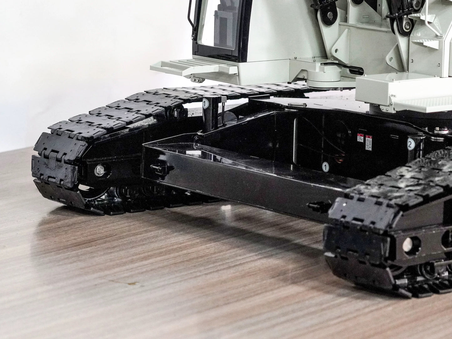 1:14 CUT C1200 Crawler Crane