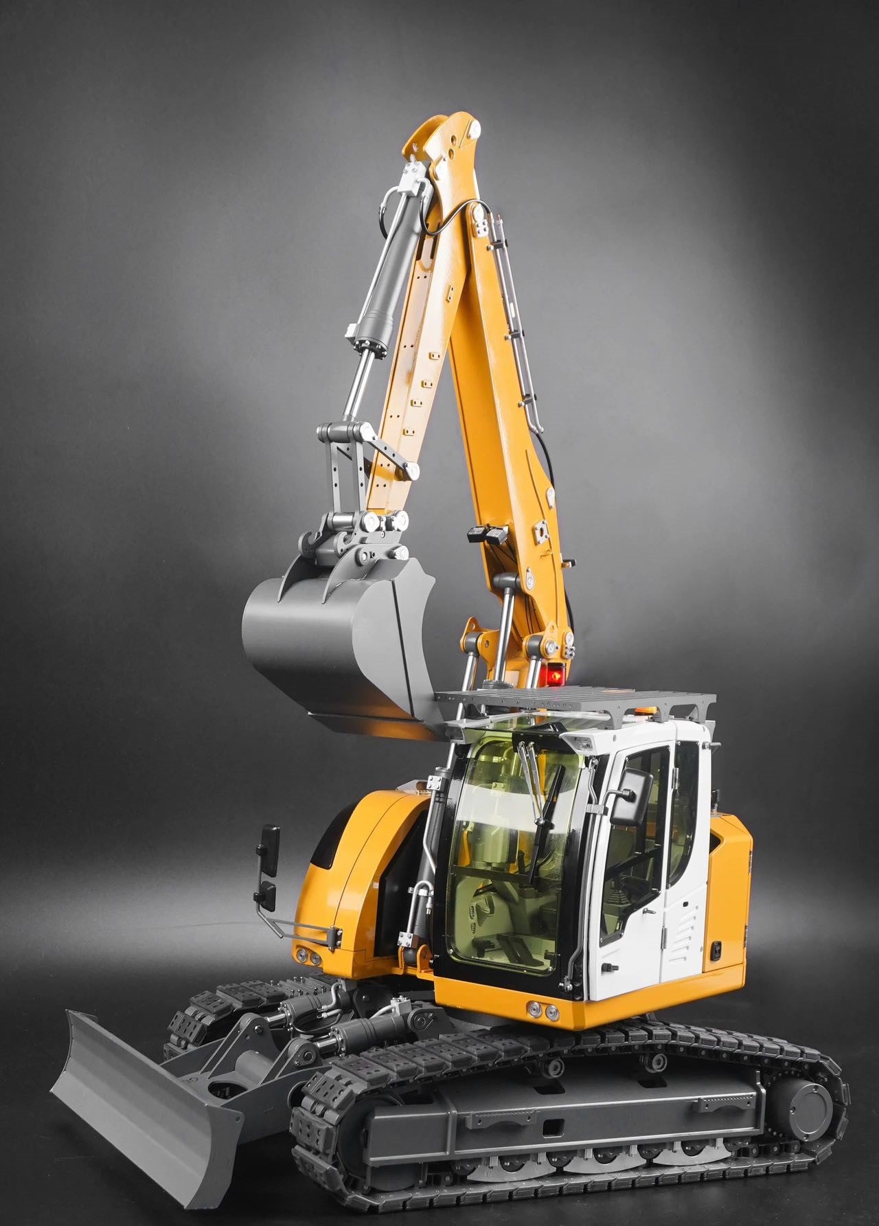 CUT Model 1:14 C-914 Excavator