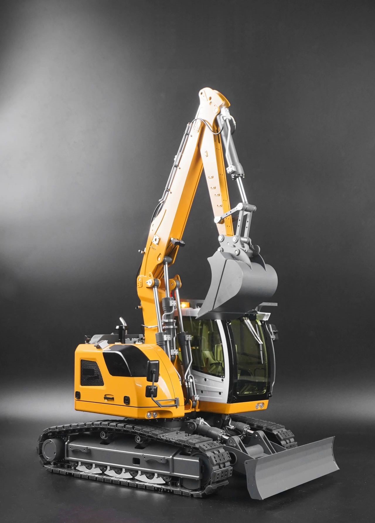 CUT Model 1:14 C-914 Excavator