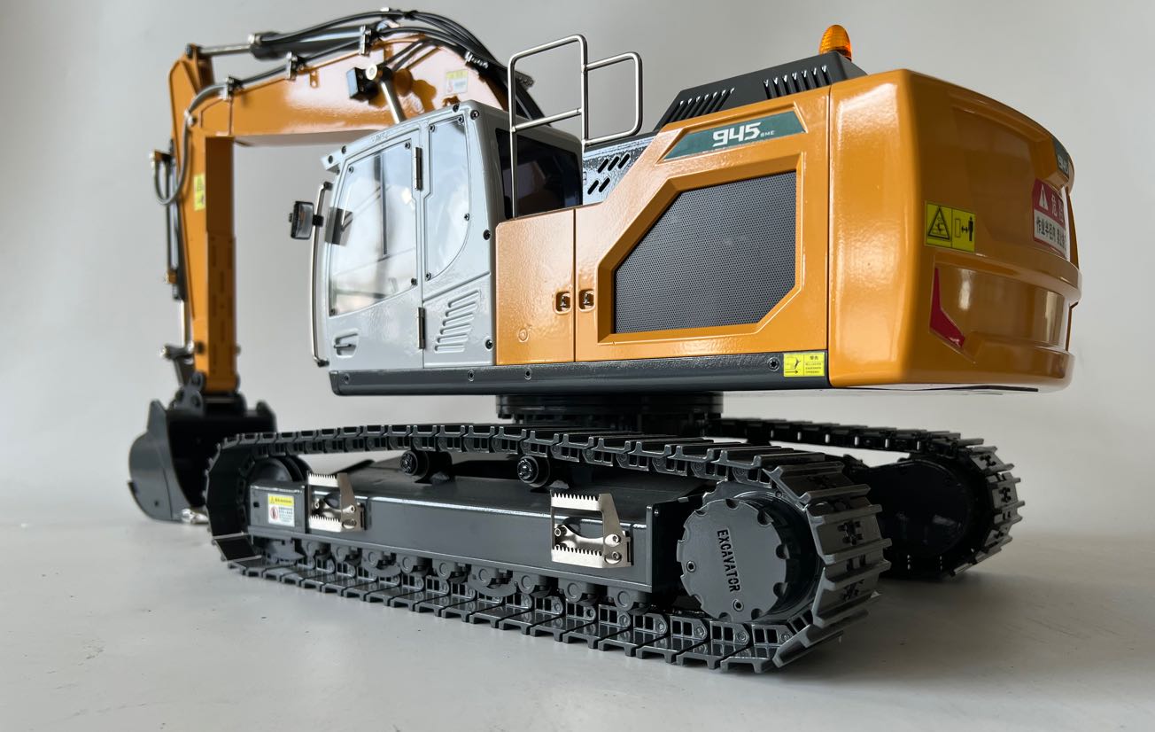 XD Model 945 Excavator