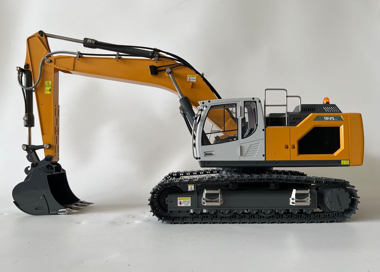 XD Model 945 Excavator