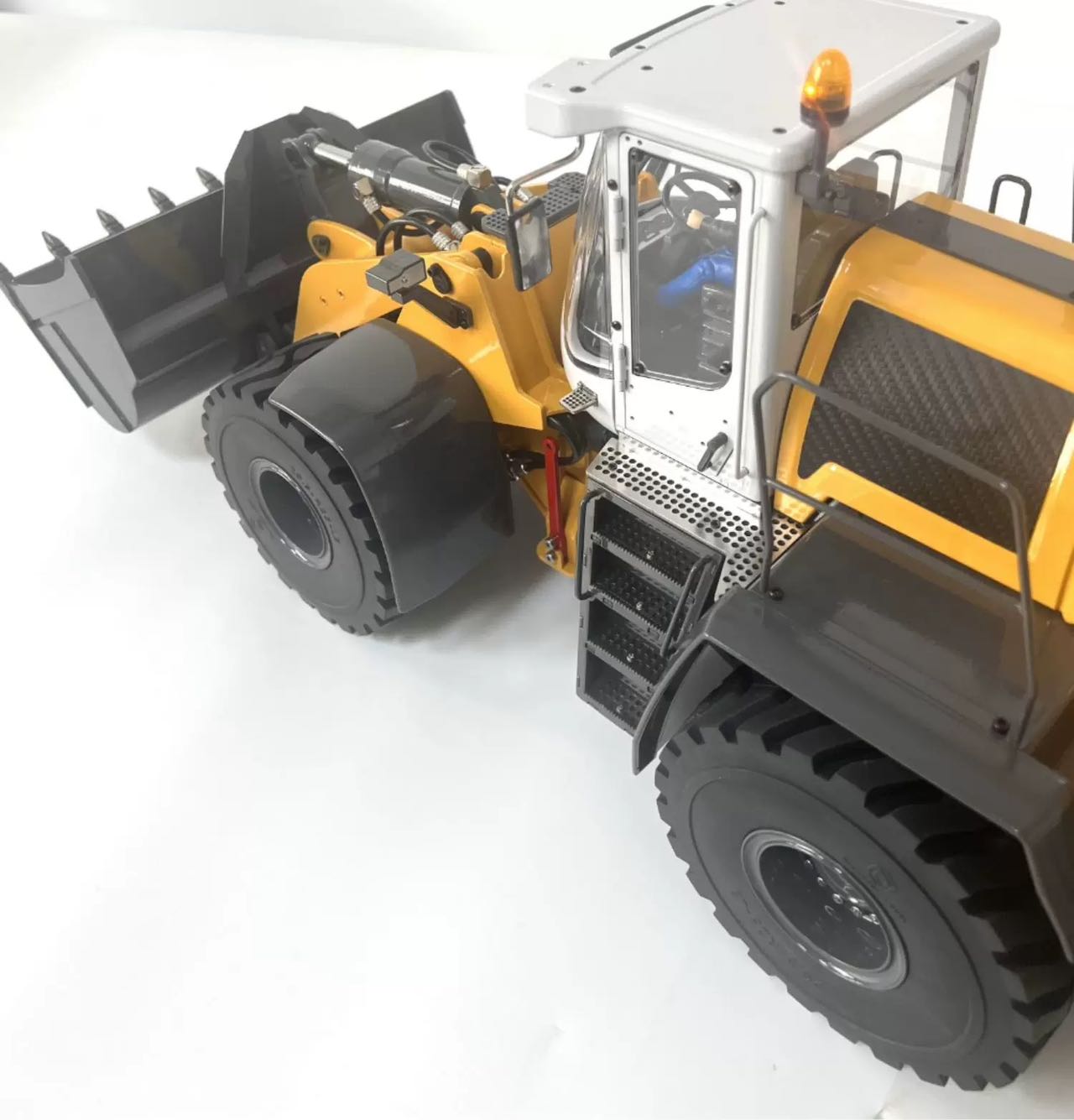 XD Model 580 Wheel Loader